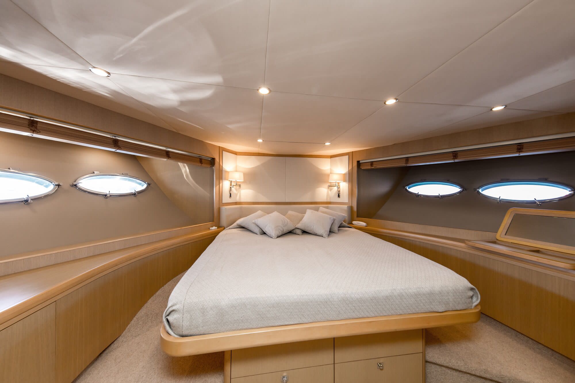 foto: 102 Princess 85