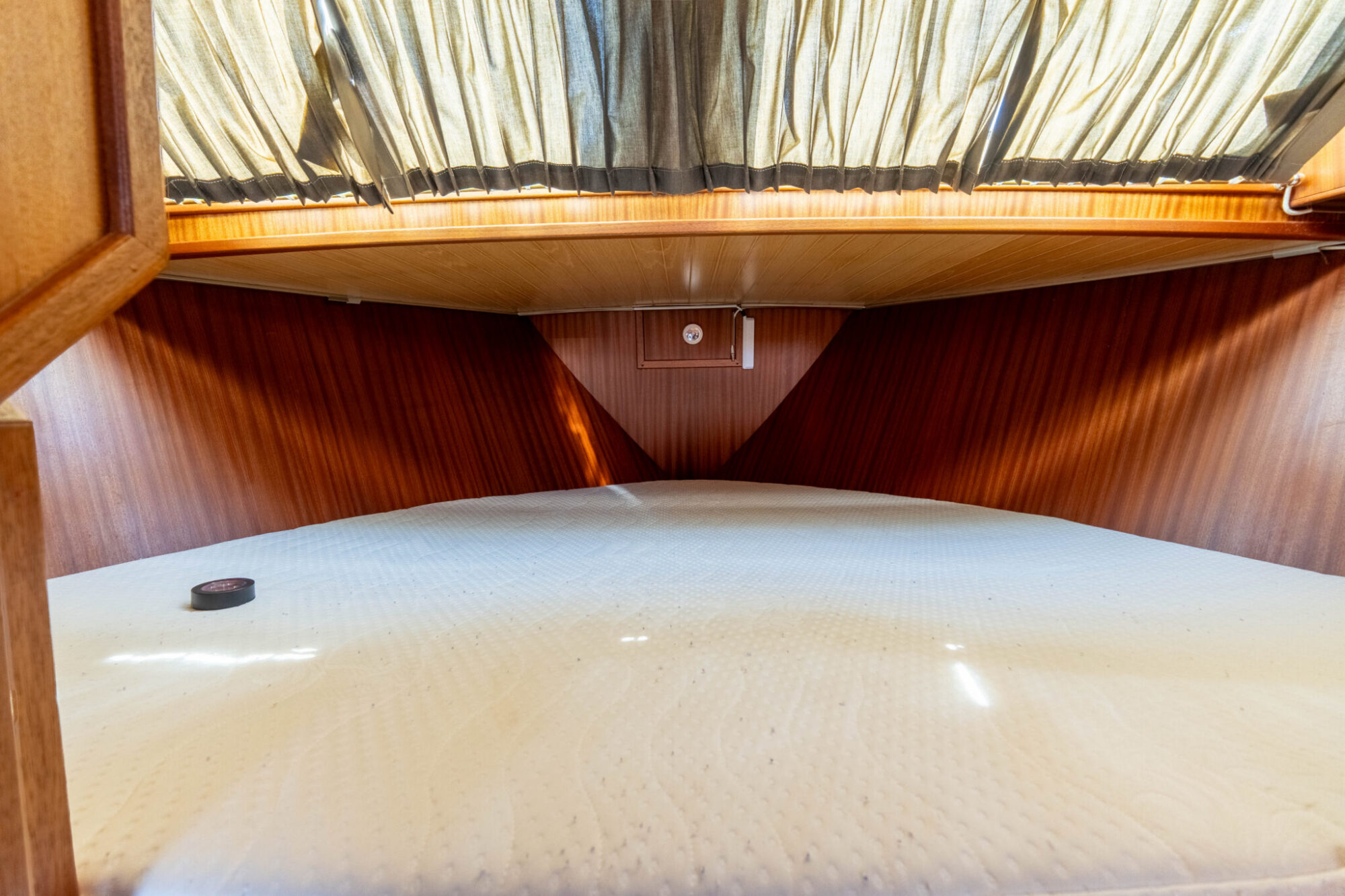 foto: 35 Bege Bege 1000 OK Spiegeldeur