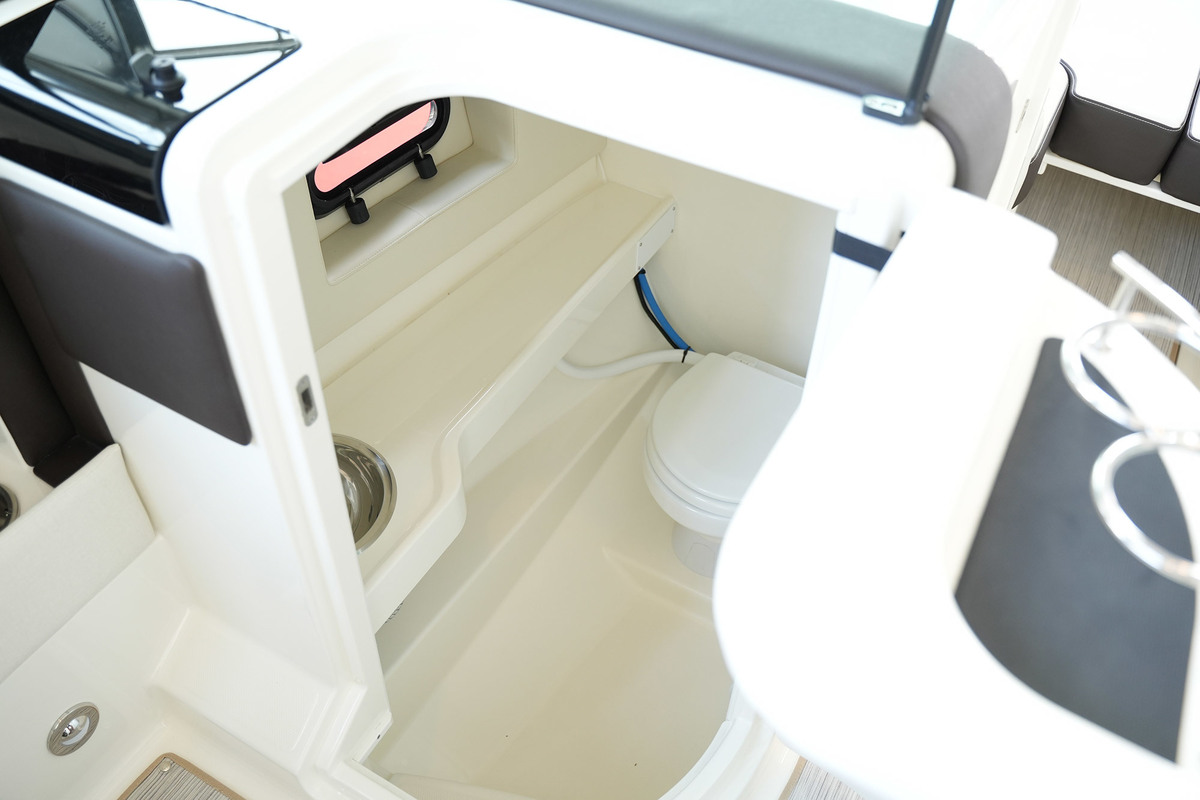 foto: 90 Sea Ray SLX 250