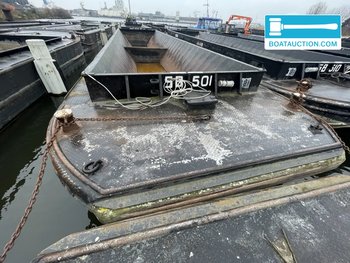 foto: 13 Vrachtduwbak SB501