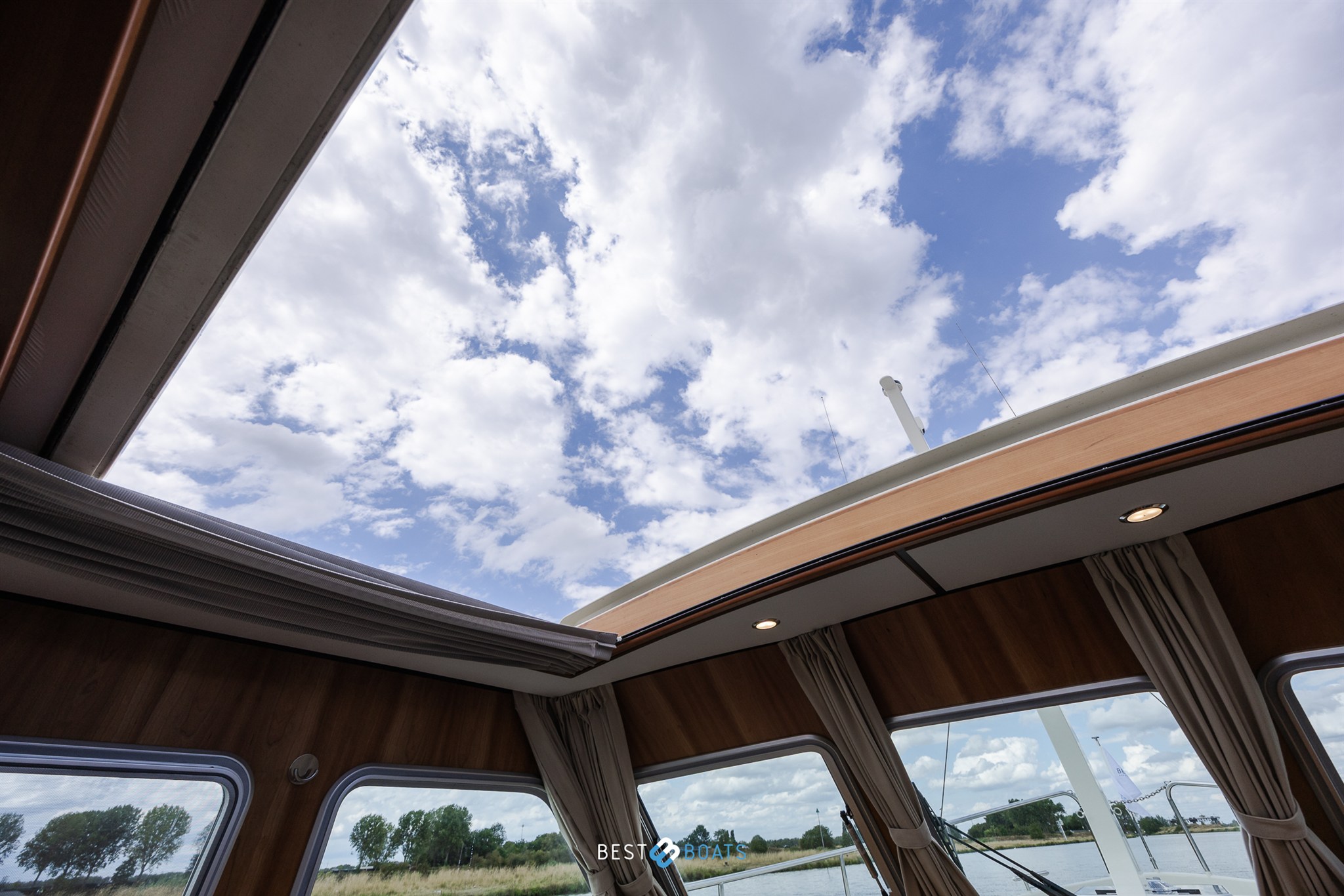 foto: 31 Linssen Grand Sturdy 35.0 Sedan