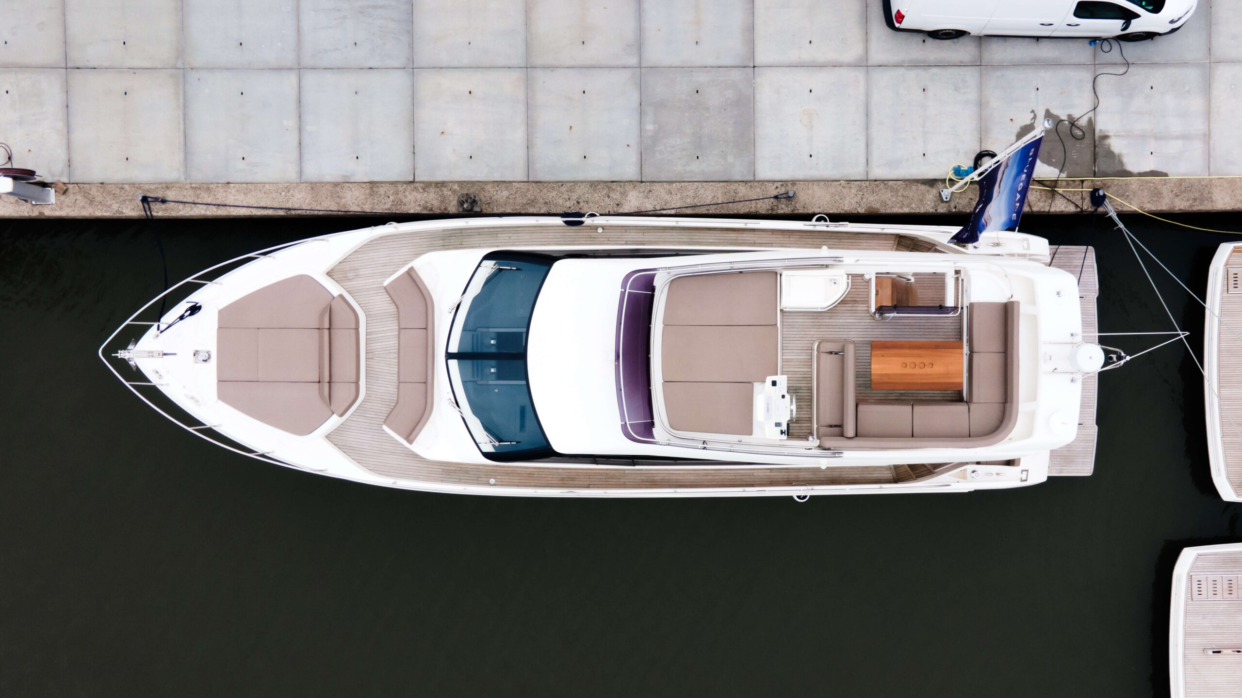 foto: 93 Ferretti Yachts 550