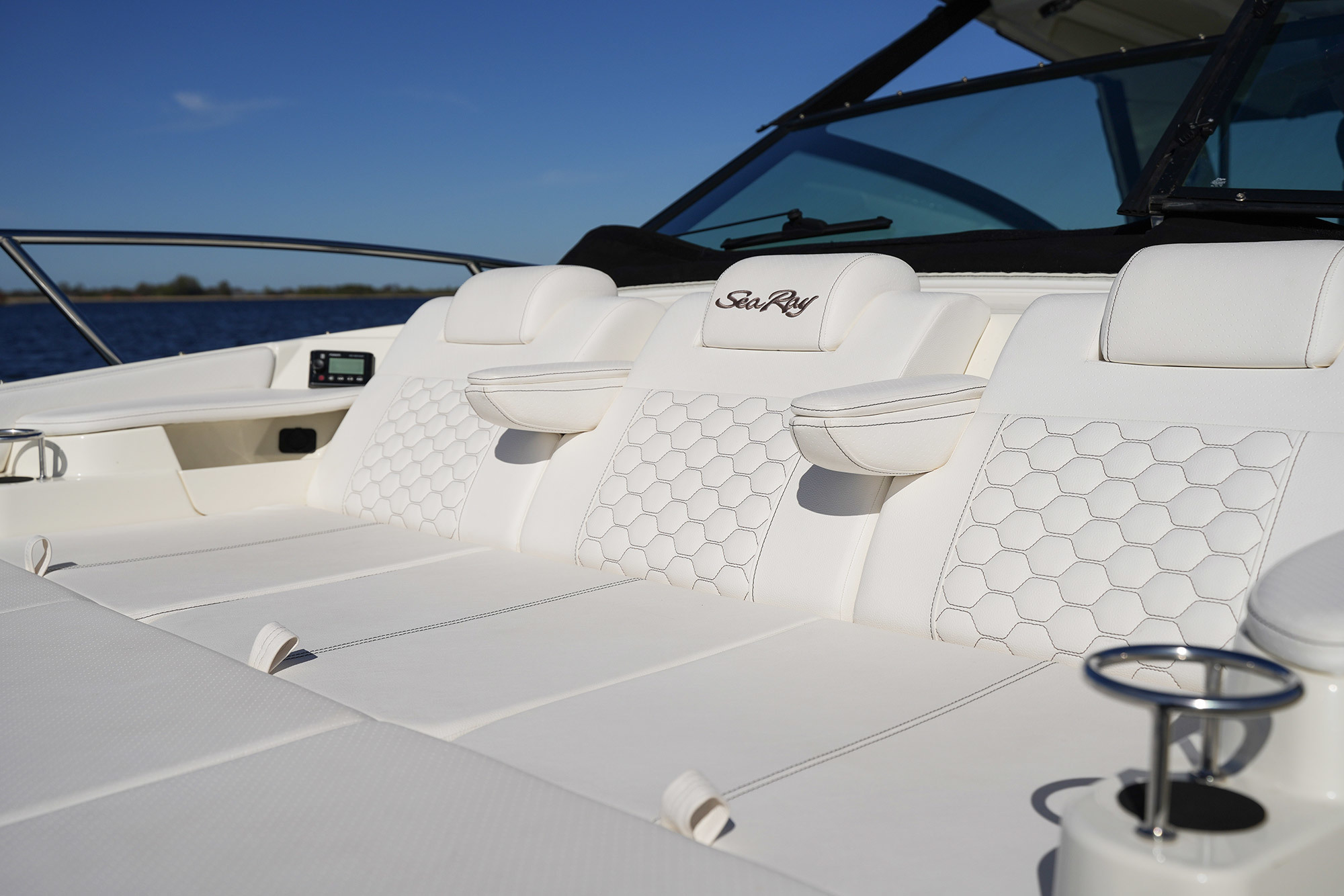 foto: 57 Sea Ray Sundancer 320