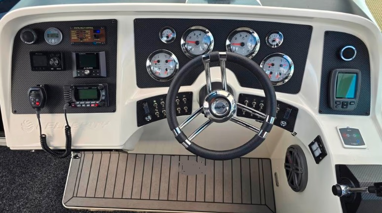 foto: 6 Celebrity290 Sportcruiser