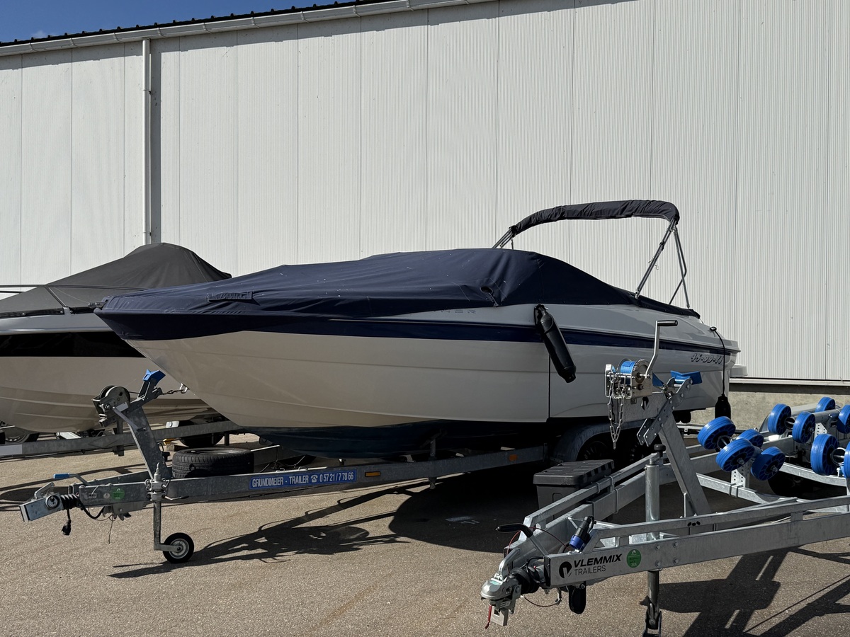 foto: 34 Bayliner 219 SD