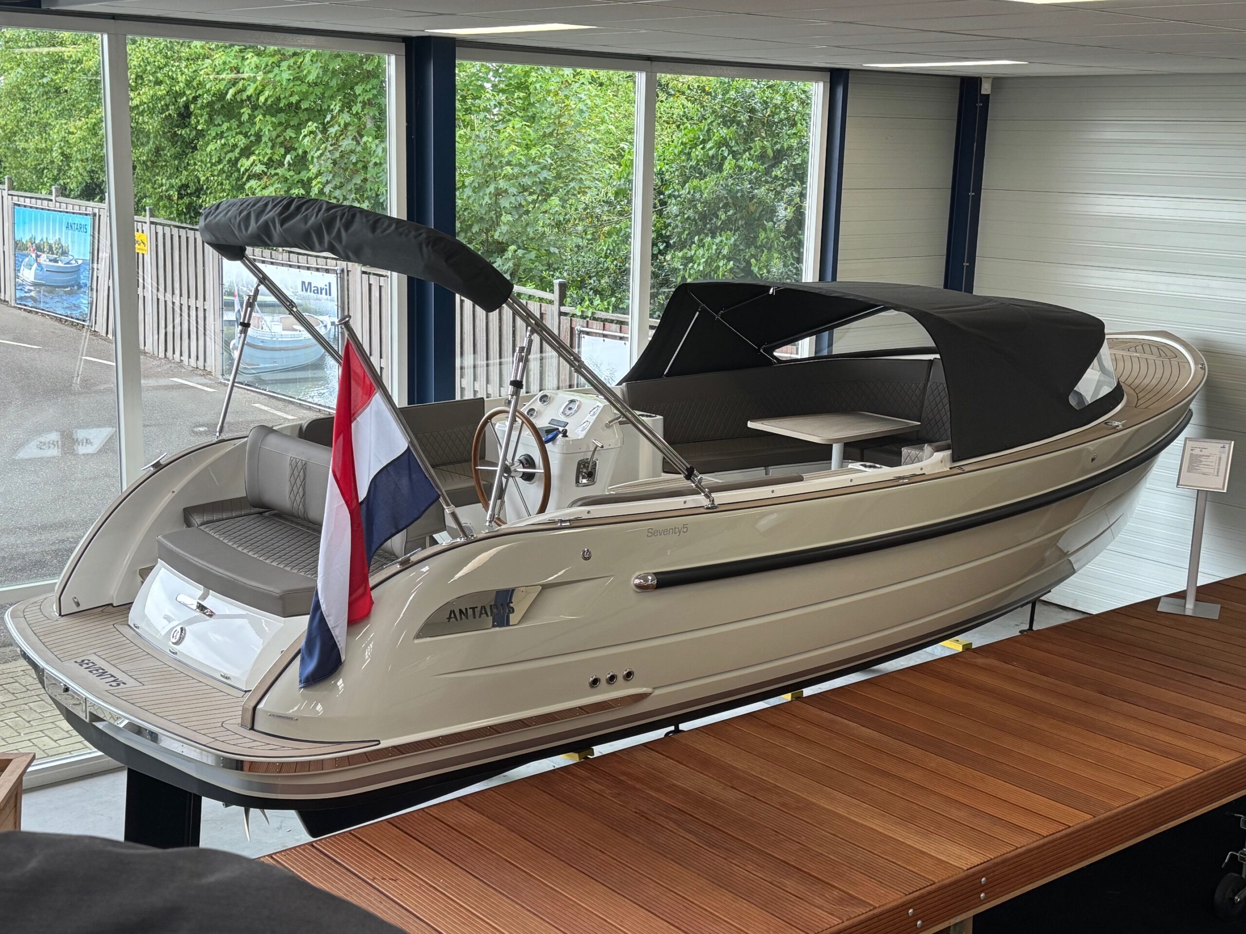 foto: 5 Antaris Seventy5 (op voorraad)