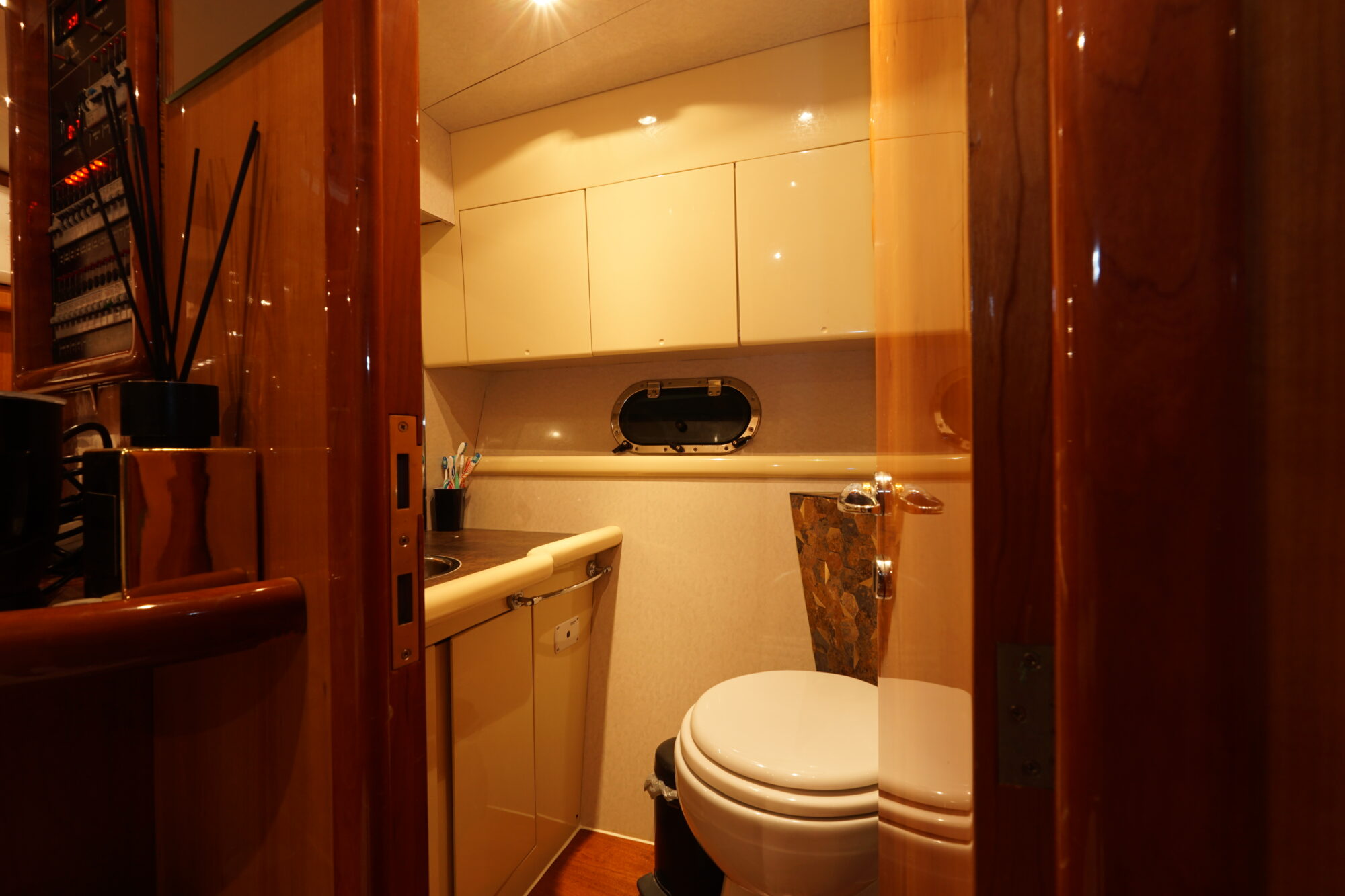 foto: 99 Airon Airon Marine 425 HT