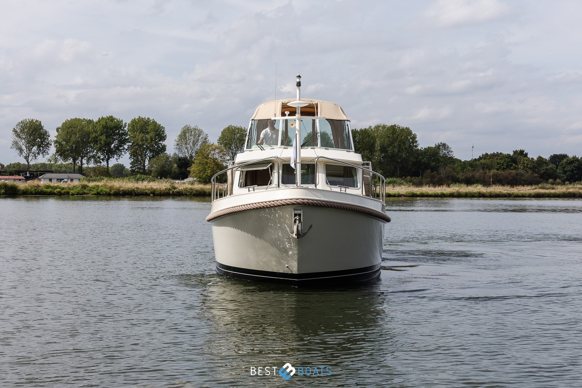 foto: 31 Linssen Grand Sturdy 35.0 AC