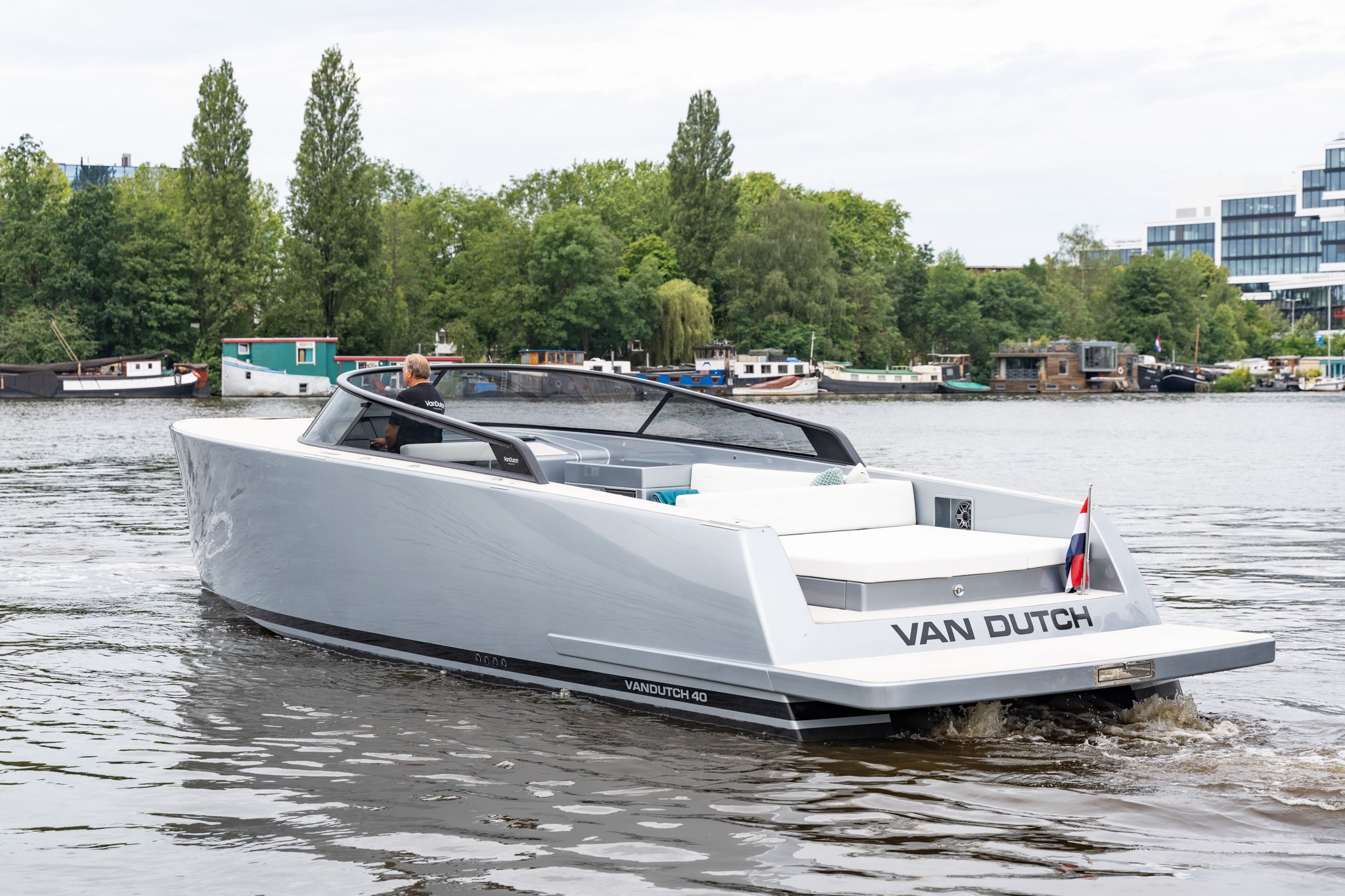 foto: 68 Vandutch 40