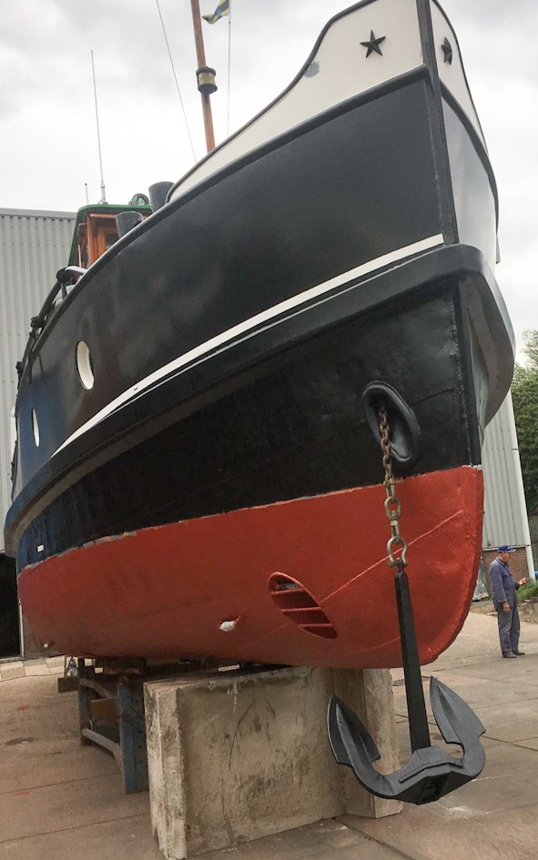 foto: 35 Motorsleepboot Carbon 15.63 met CBB