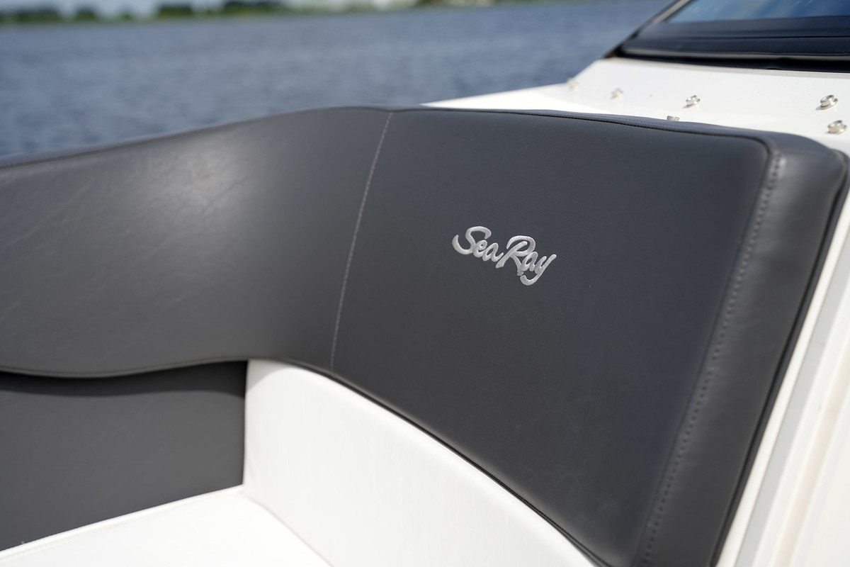 foto: 45 Sea Ray  SPX 230