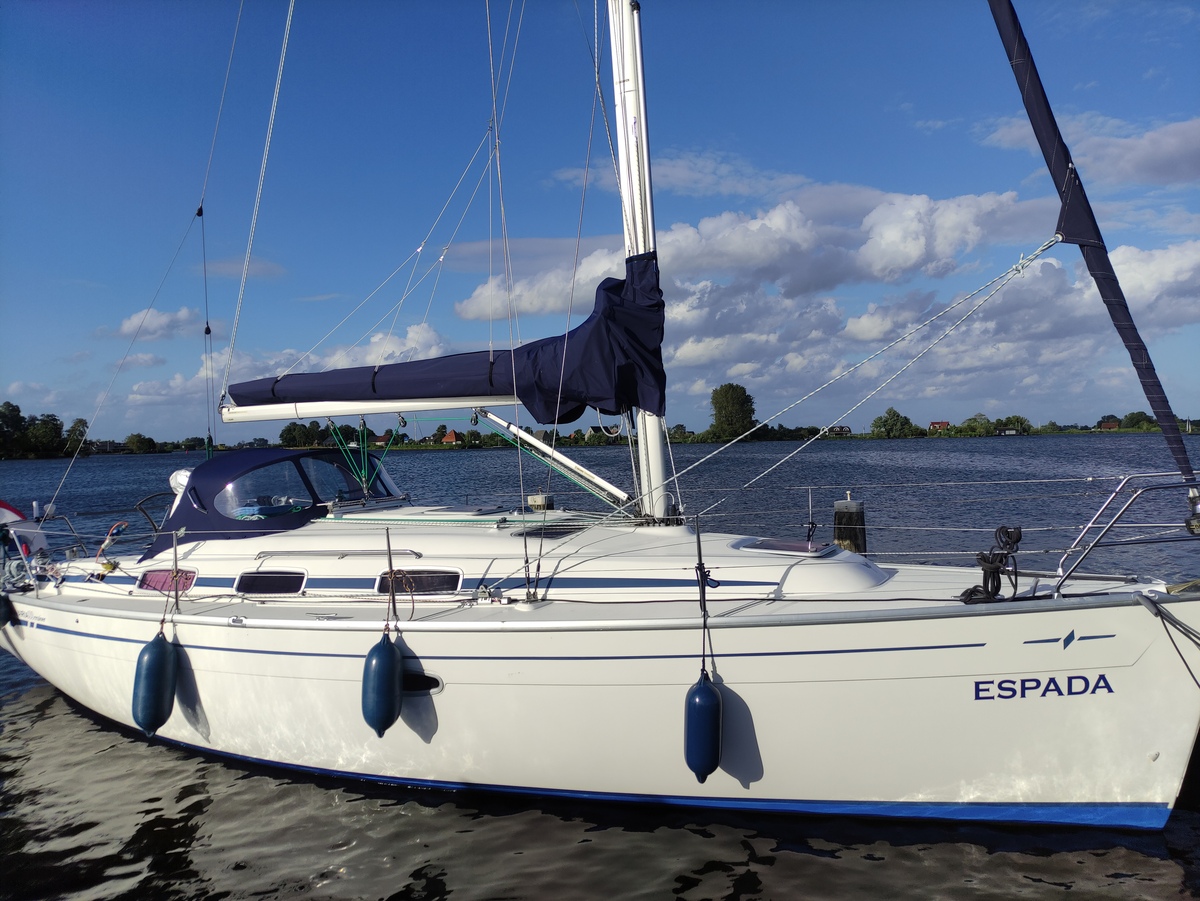 foto: 31 Bavaria  33 Cruiser