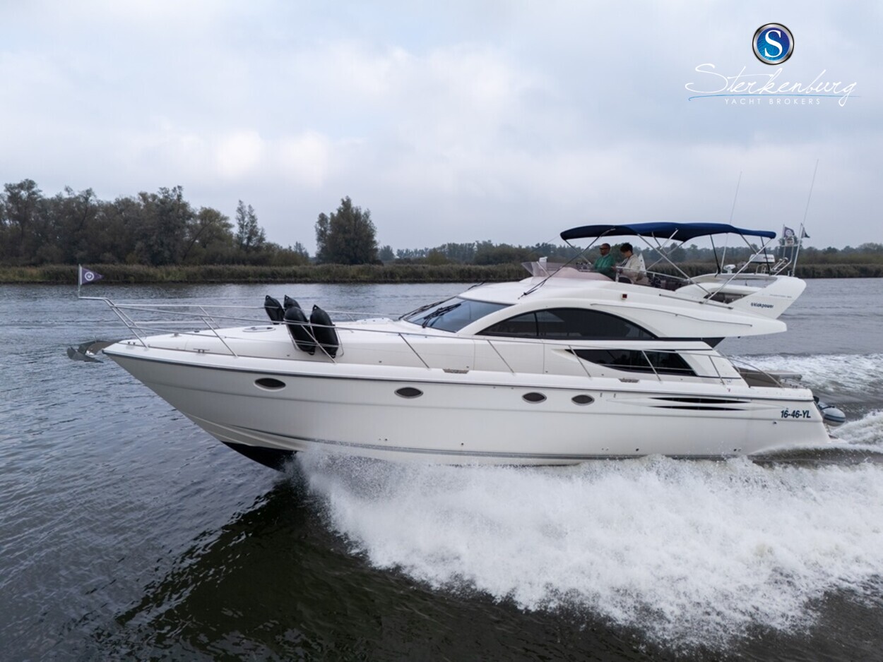 foto: 4 Fairline Phantom 50