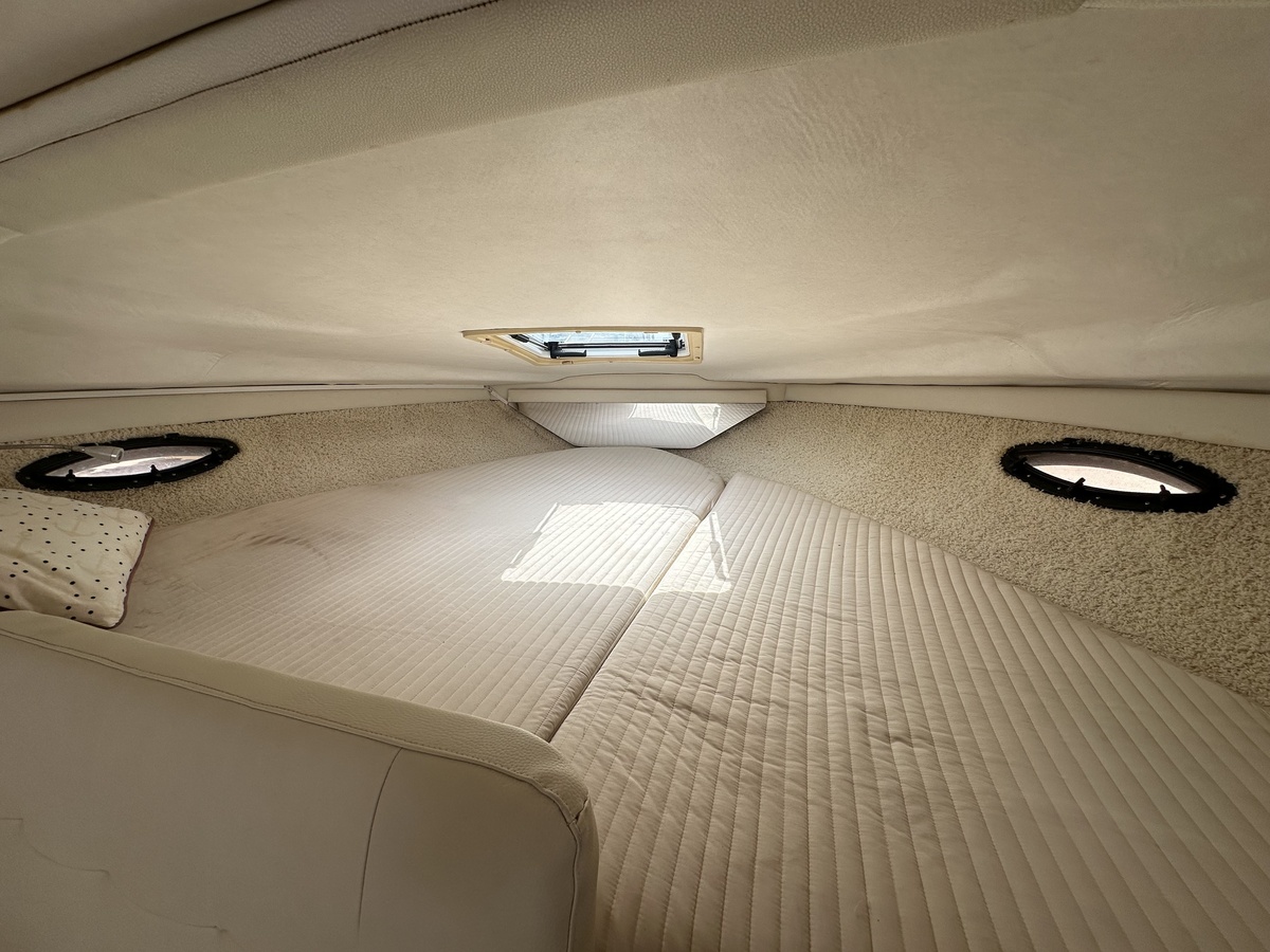 foto: 25 Bayliner 3055 Sunbridge