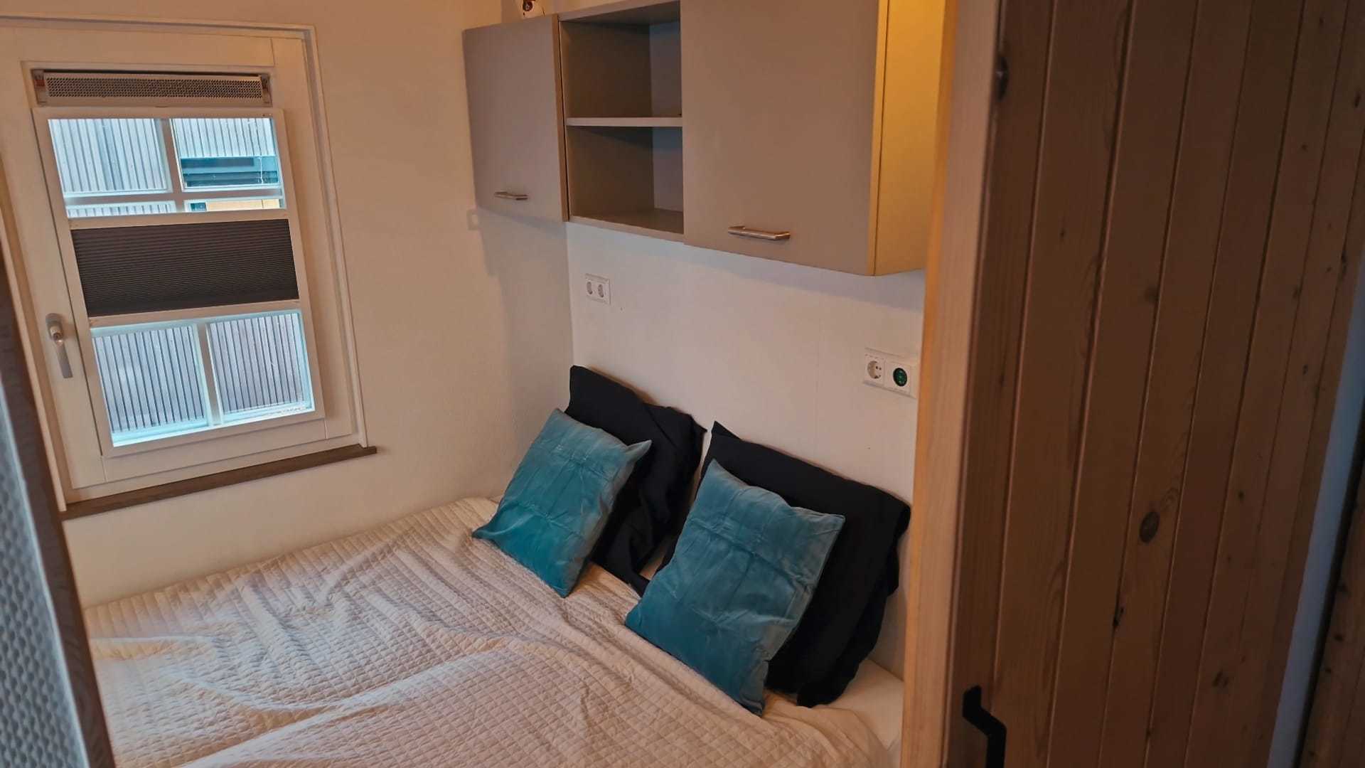 foto: 105 HOMESHIP VaarChalet In Amsterdam 1250D Luxe Houseboat