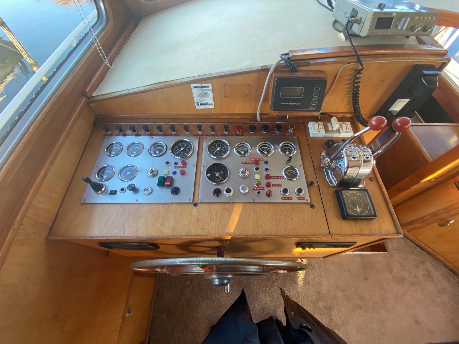 foto: 19 Combikruiser 1200 ( Woonschip met CV )