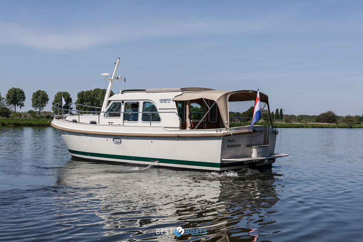 foto: 25 Linssen Grand Sturdy 29.9 Sedan 