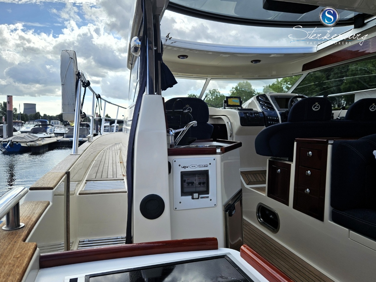 foto: 44 Aquador 33 HT