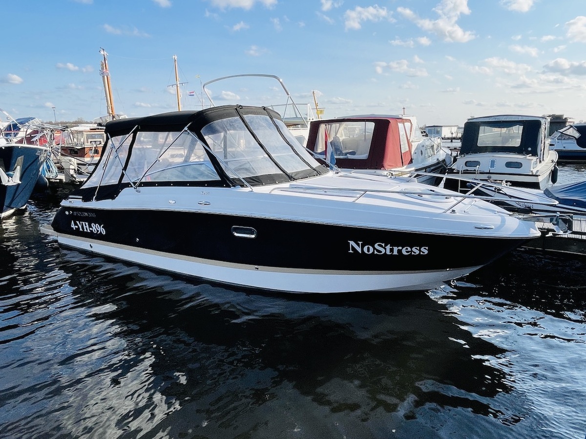 foto: 16 Four Winns 265 S