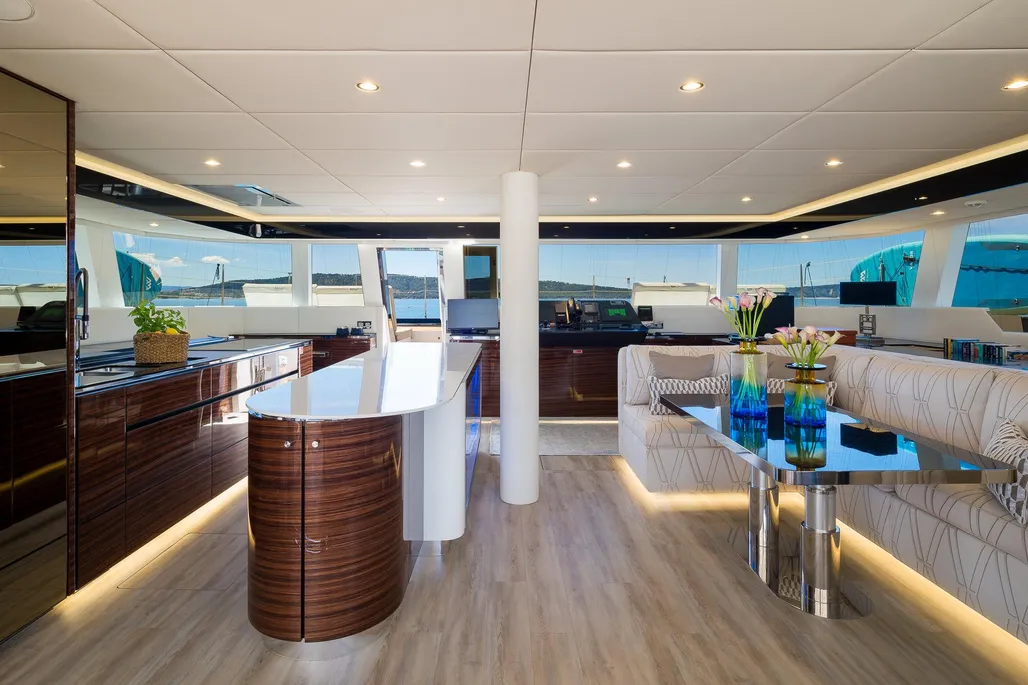 foto: 64 Sunreef 60 Dessus