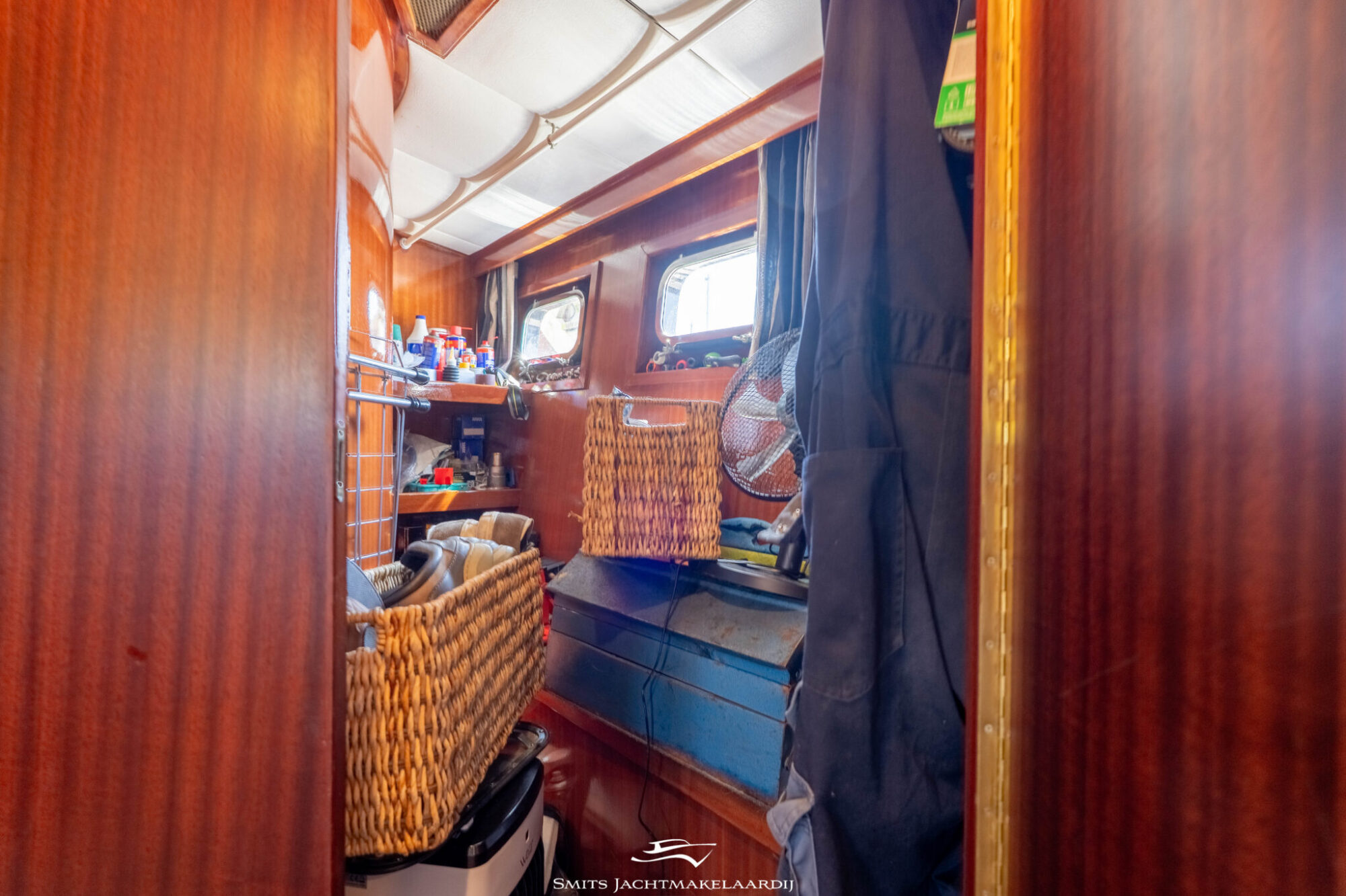 foto: 69 Van der Valk Valk Vitesse 54 Stabilizers