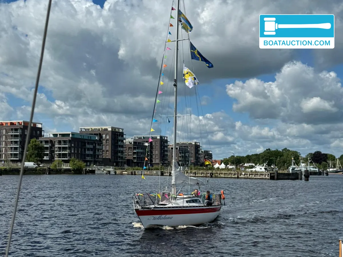 foto: 15 Helmsman 31