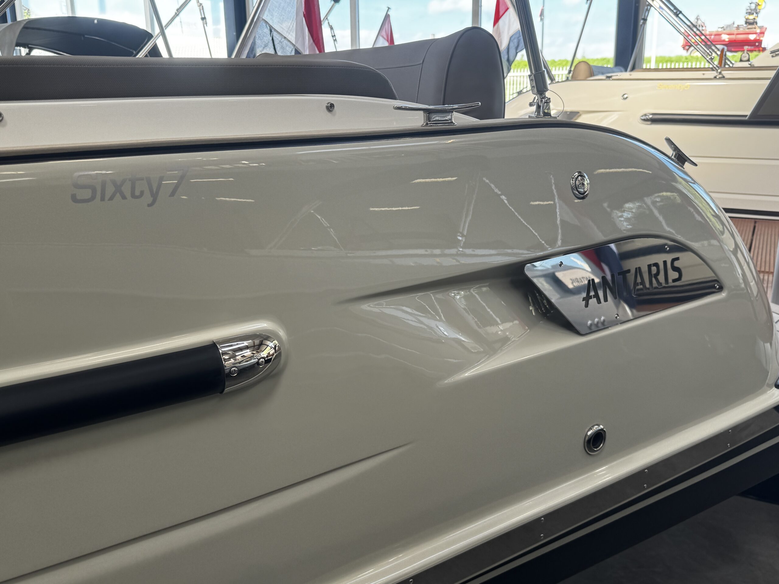 foto: 12 Antaris Sixty7 (op voorraad)