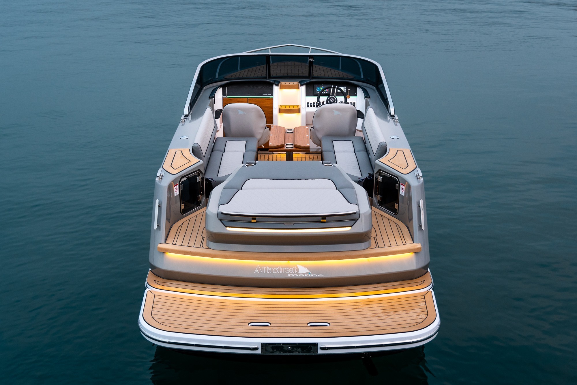 foto: 32 Alfastreet Marine 23 Cabin Evolution Electric