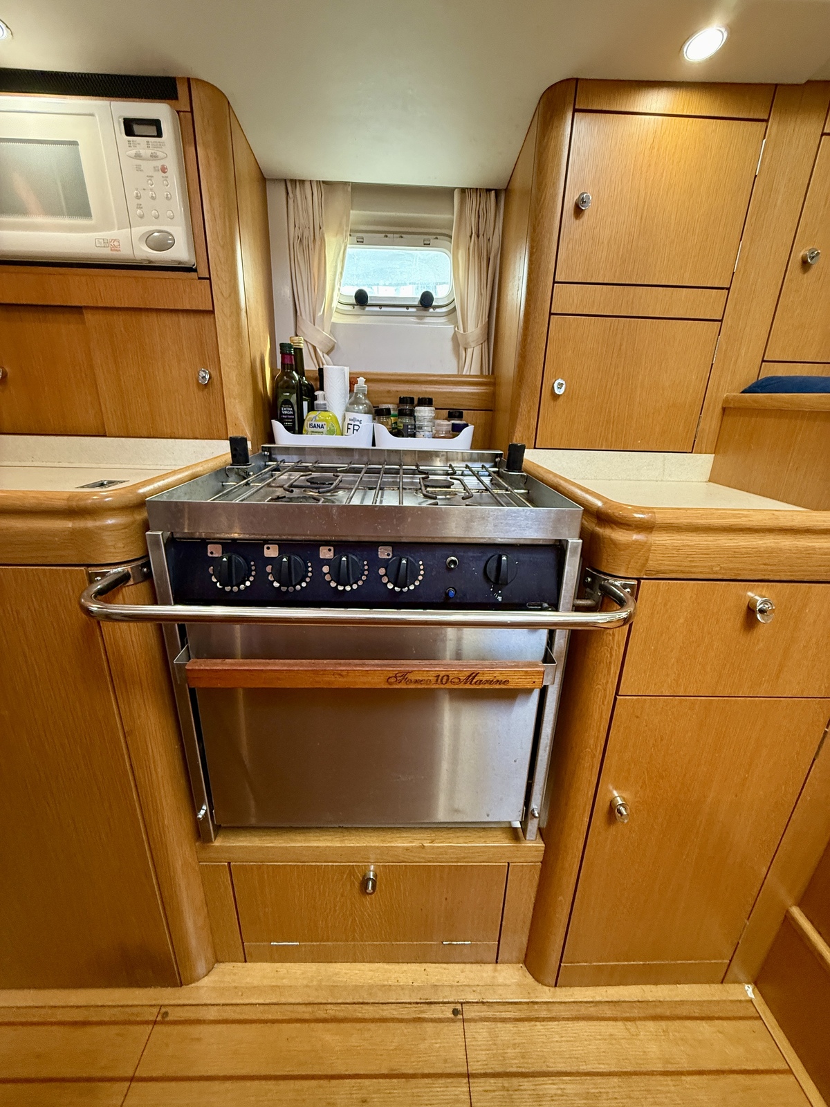 foto: 70 Oyster 45 Deck Saloon