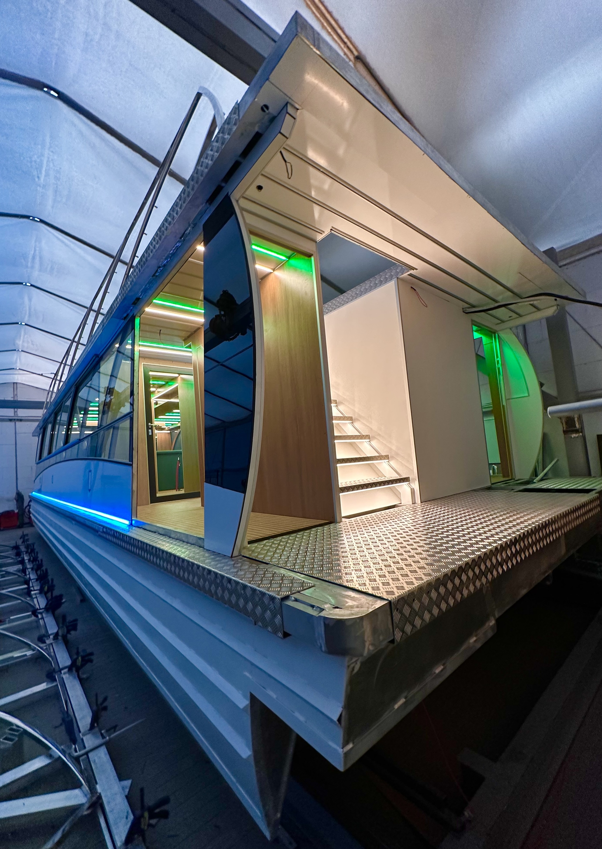 foto: 31 Holiday Boat Sundeck 57 Passenger Catamaran