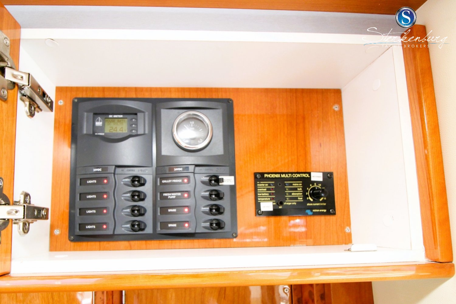 foto: 59 Rivièra 4700 Sport Yacht