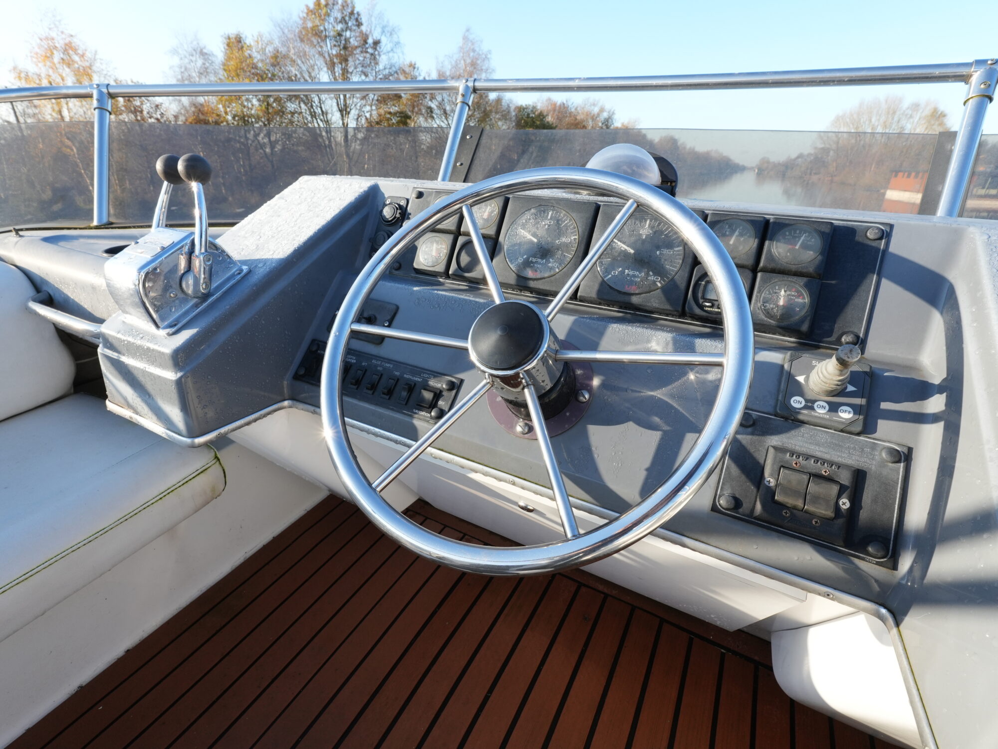 foto: 63 Bayliner Bayliner 3688 Flybridge