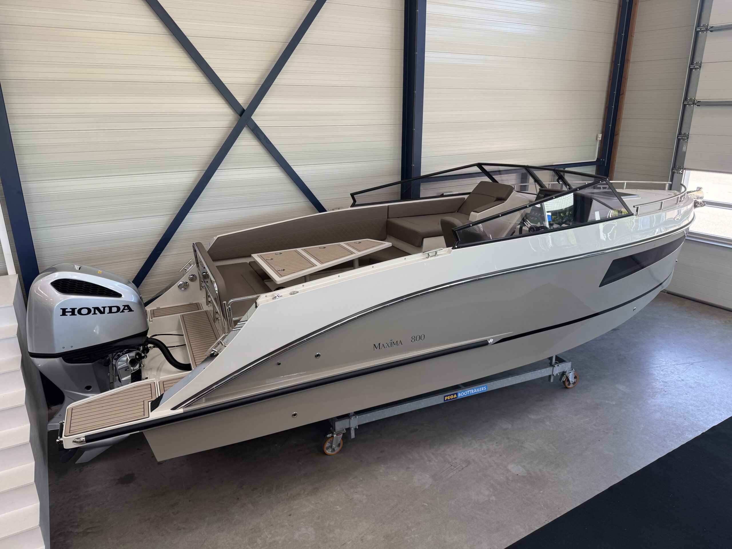 Maxima 800 Cabin (op voorraad)