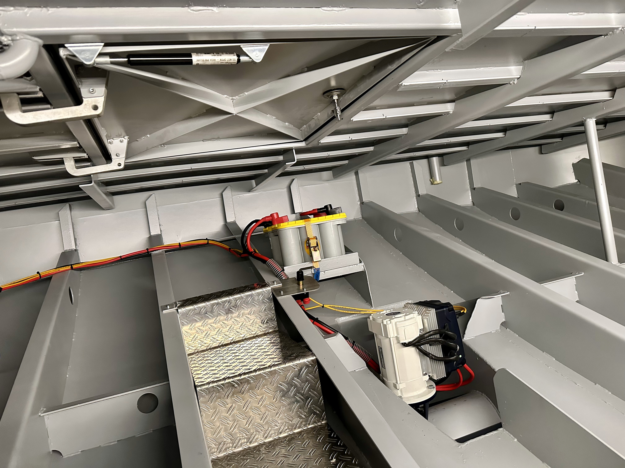 foto: 72 HOMESHIP VaarChalet In Amsterdam 1250D Luxe Houseboat