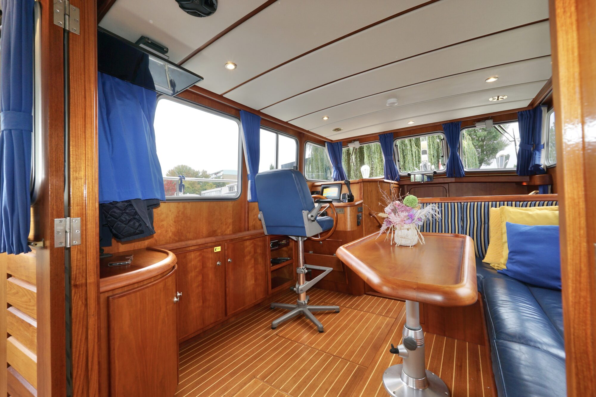 foto: 39 Jetten Jetten Bully 9.60 OK Spiegeldeur