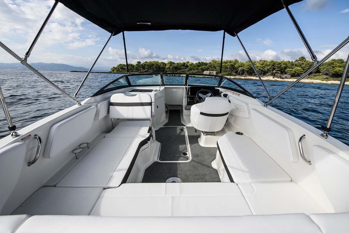 foto: 16 Sea Ray SPX 210 Outboard