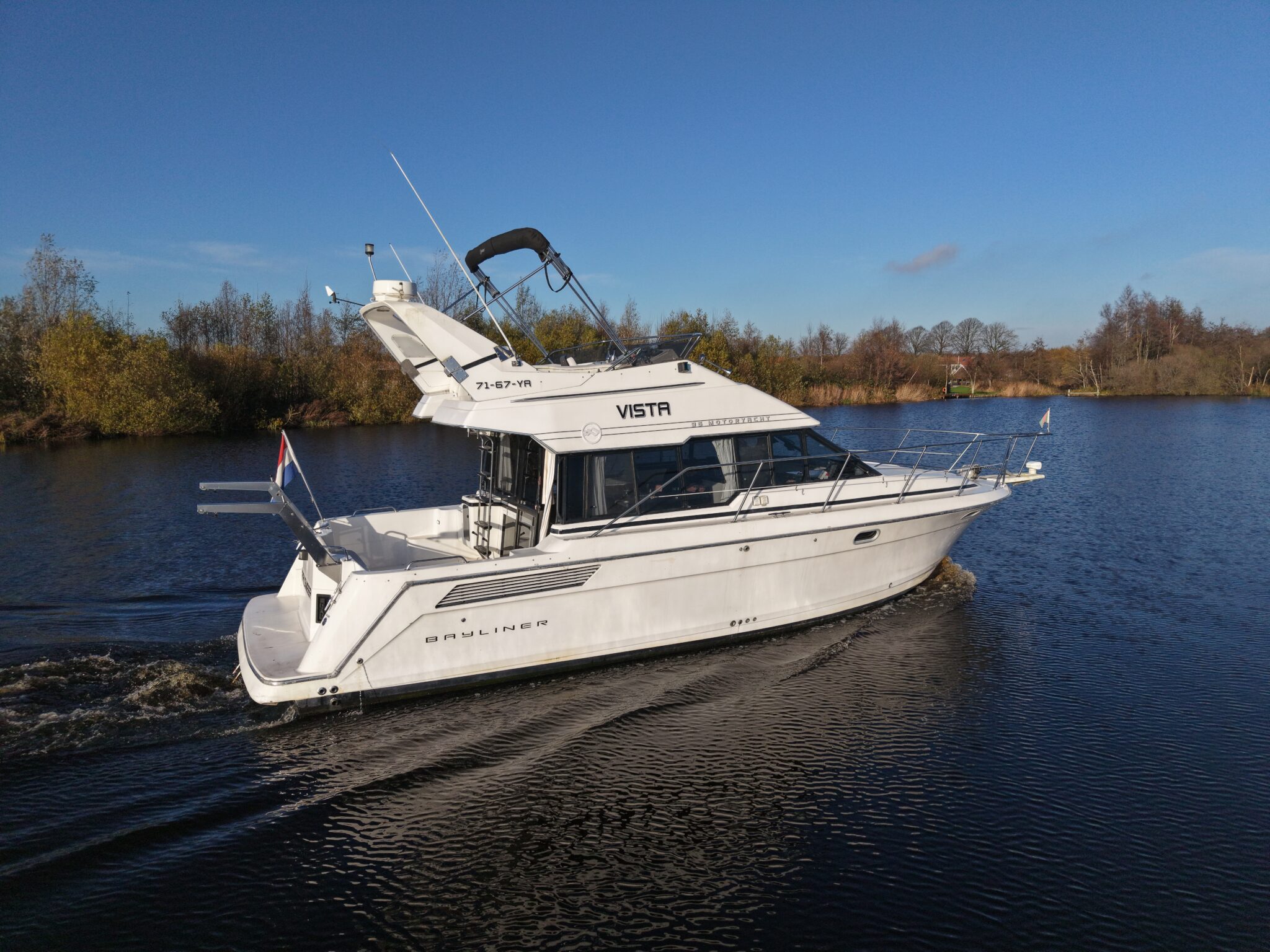 foto: 64 Bayliner Bayliner 3688 Flybridge
