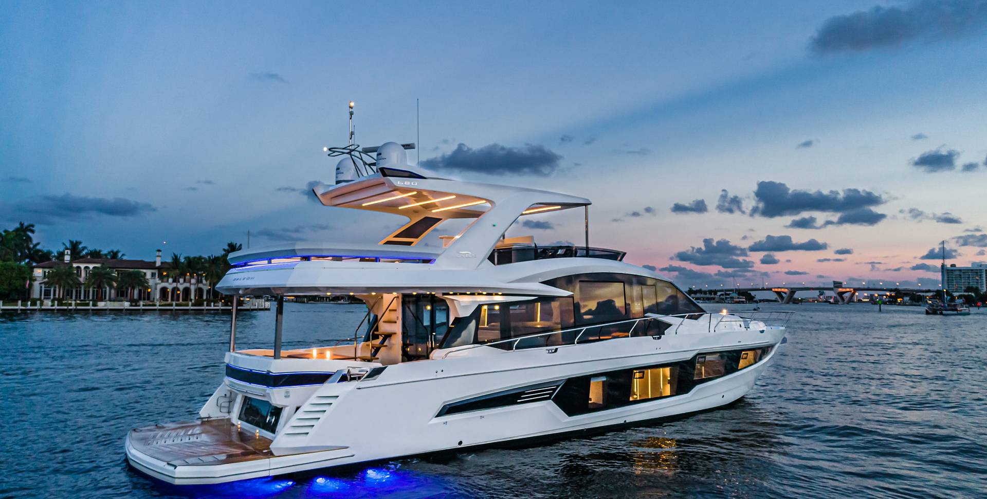 foto: 12 Galeon 680 Fly