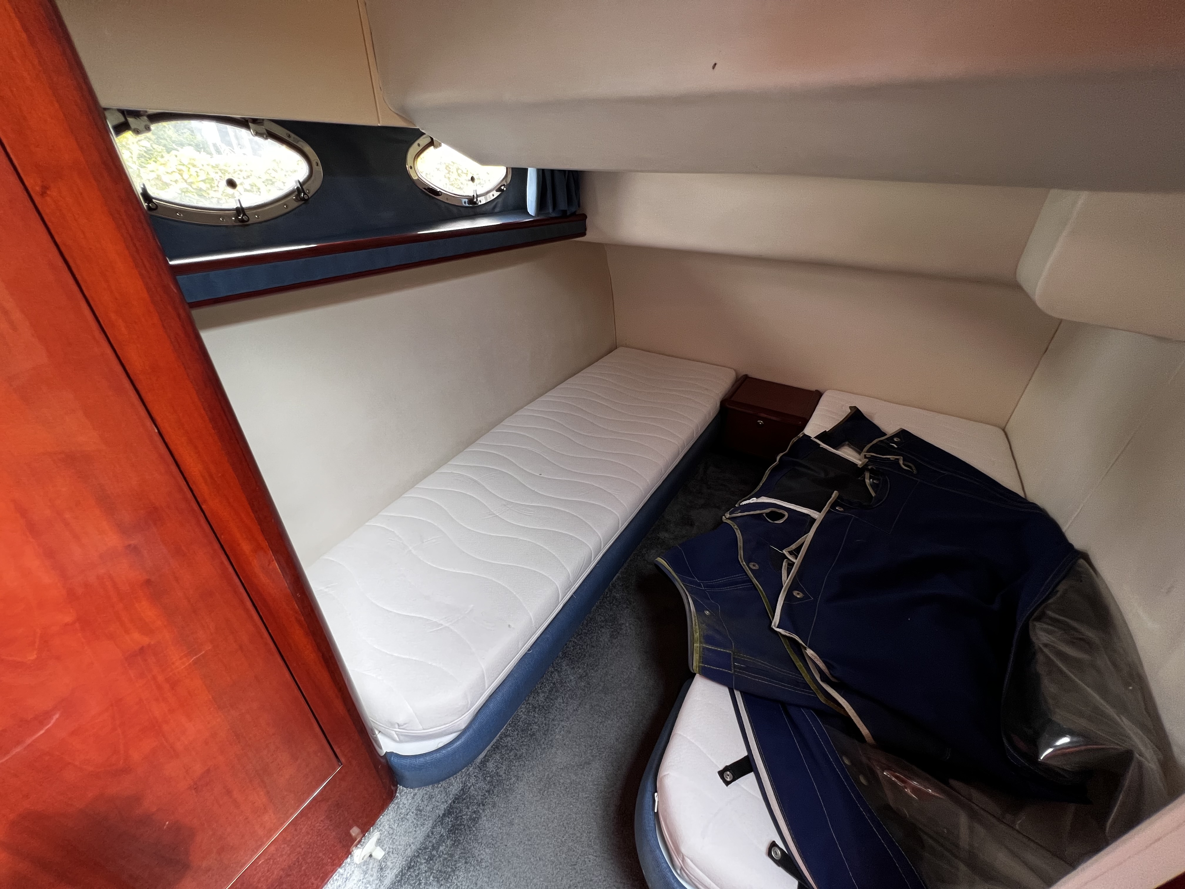 foto: 33 Fairline Phantom 42