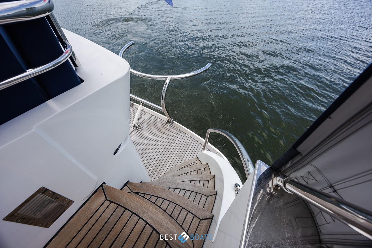foto: 50 Van den Hoven Exclusive 1600