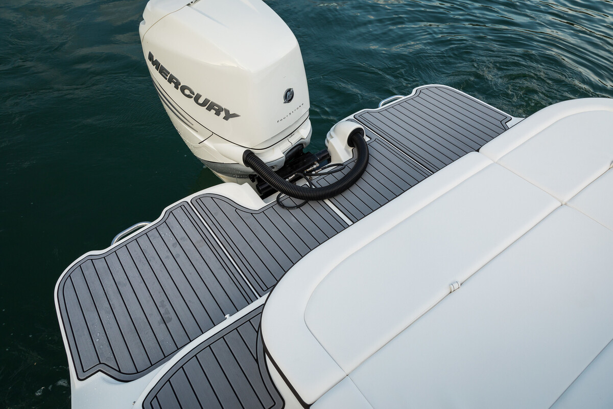 foto: 11 Sea Ray SDX 270 Outboard