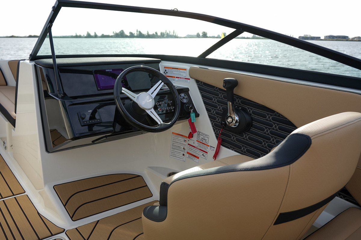 foto: 42 Sea Ray SPX 210