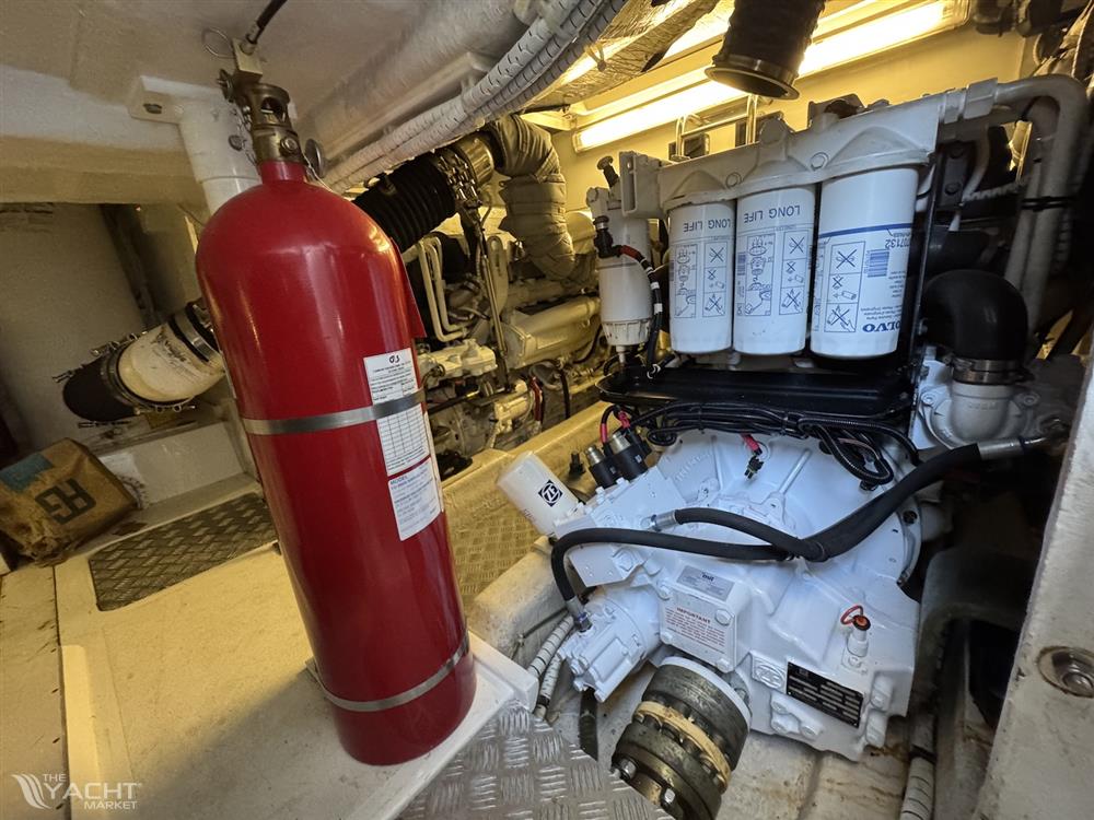 foto: 32 Fairline 47 targa