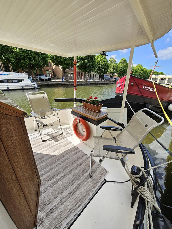 foto: 36 Varend Woonschip Skutsje 17.12