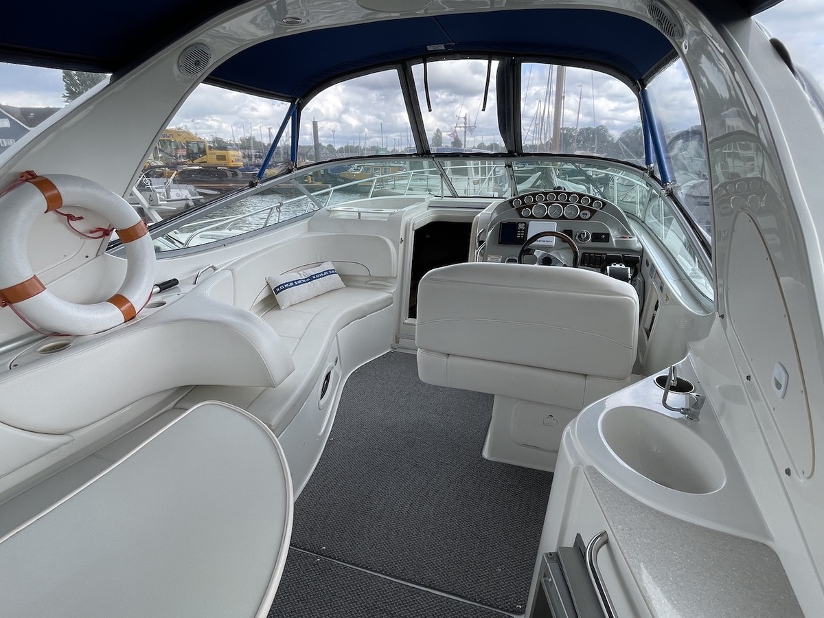 foto: 21 Bayliner  335 Cruiser