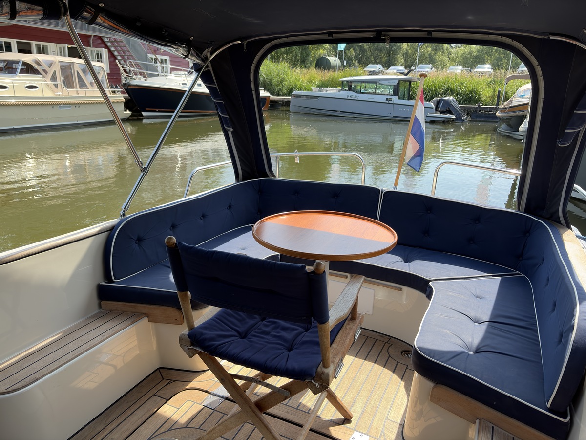 foto: 17 Maril  900 Classic 
