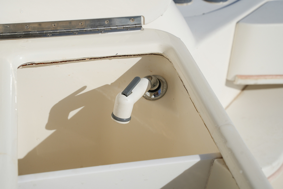 foto: 38 Sea Ray 330 Express Cruiser