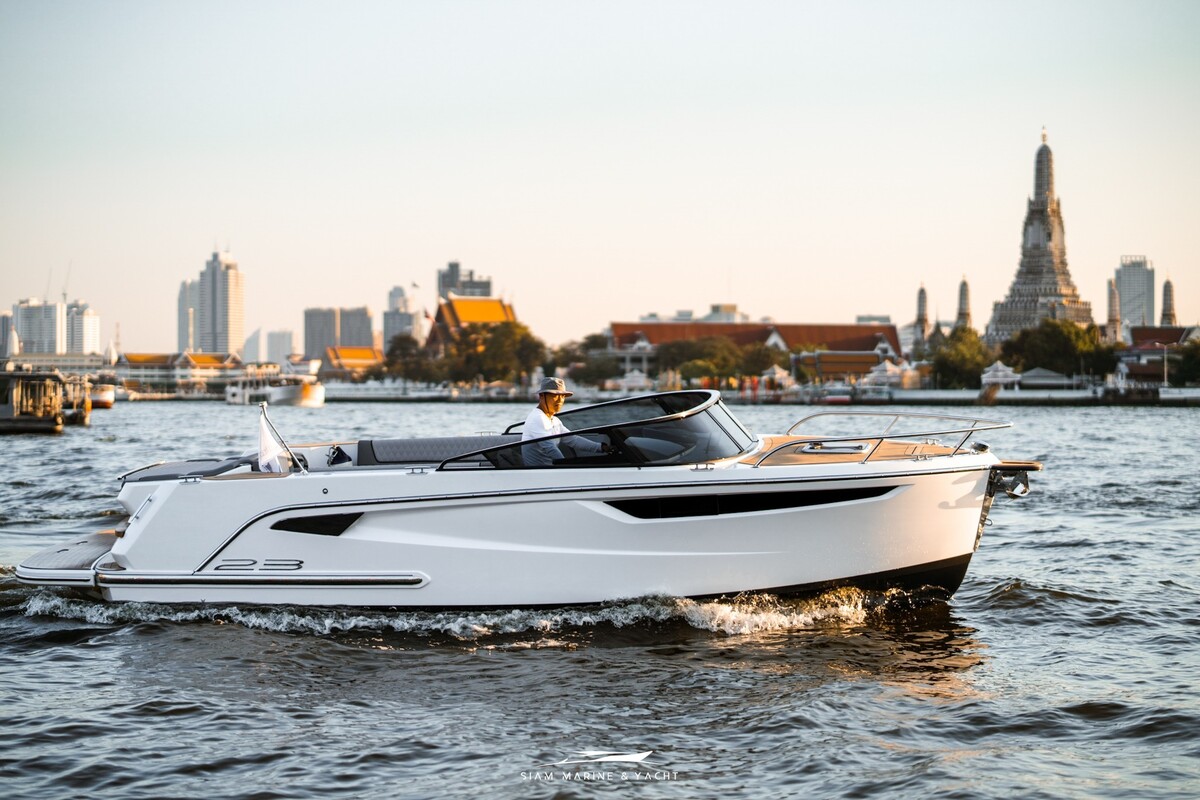 foto: 4 Alfastreet Marine 23 Cabin Evolution - Inboard Series