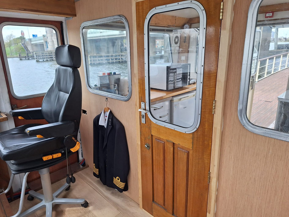 foto: 57 Dagpassagiersschip 152 pers