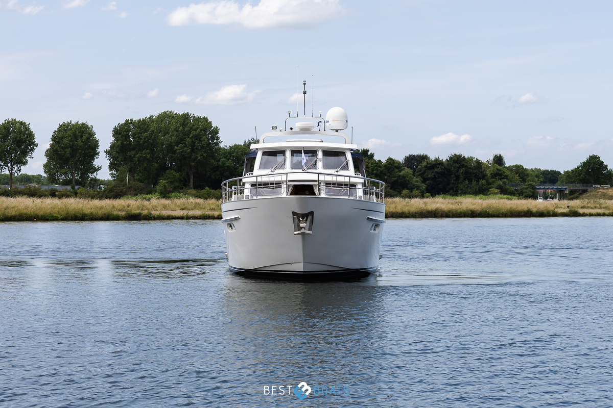foto: 51 Van den Hoven Exclusive 1600